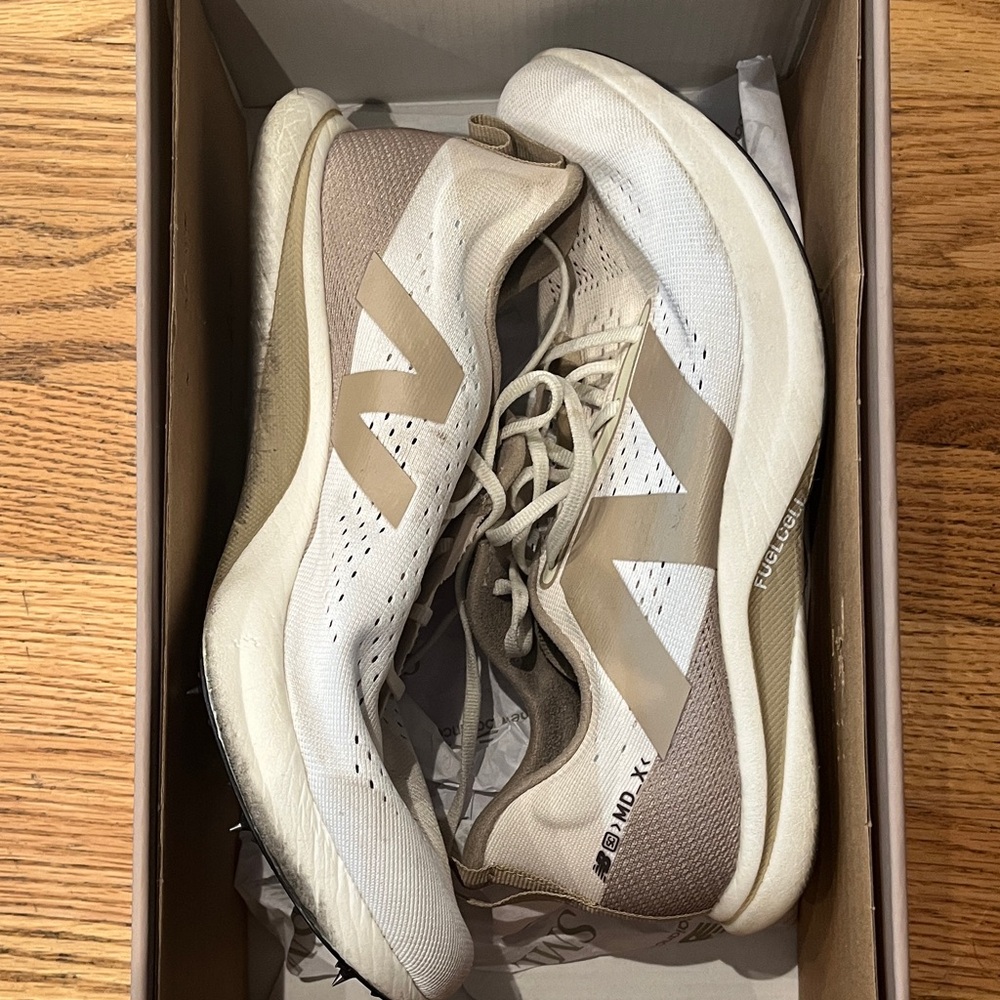 New Balance Fuel Cell SuperComp MDXv3 Sydney McLaughlin Women’s size 8 US.